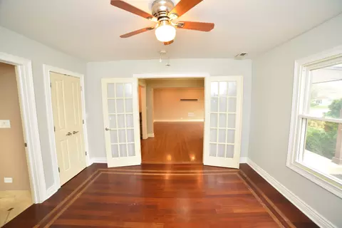 813 S Wolf Rd, Des Plaines, IL 60016 photo 11