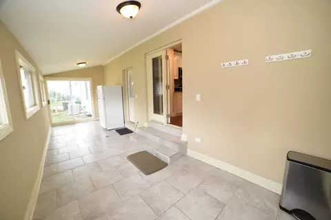 813 S Wolf Rd, Des Plaines, IL 60016 photo 40