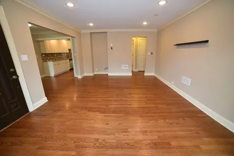 813 S Wolf Rd, Des Plaines, IL 60016 photo 3