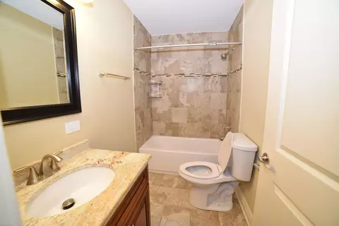813 S Wolf Rd, Des Plaines, IL 60016 photo 23