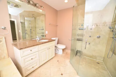 813 S Wolf Rd, Des Plaines, IL 60016 photo 13