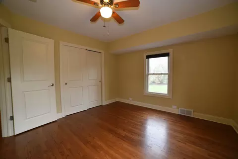 813 S Wolf Rd, Des Plaines, IL 60016 photo 27