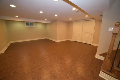 813 S Wolf Rd, Des Plaines, IL 60016 photo 31