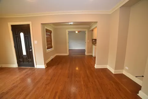 813 S Wolf Rd, Des Plaines, IL 60016 photo 8