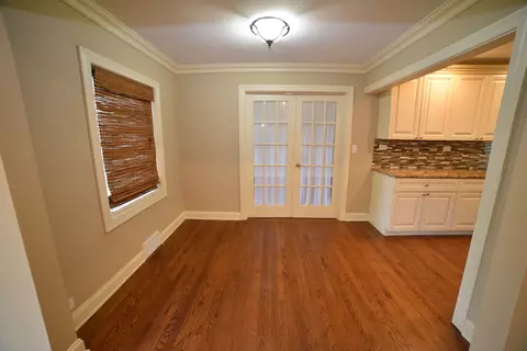 813 S Wolf Rd, Des Plaines, IL 60016 photo 9