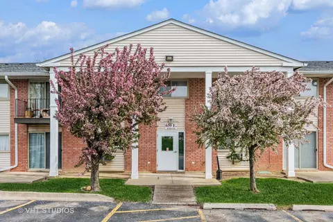 659 E Fullerton Ave #206, Glendale Heights, IL 60139