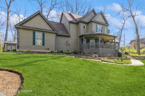 2516 Bennington Ln, Mchenry, IL 60050