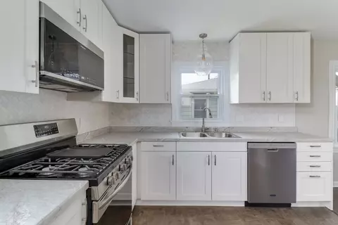 Kitchen - 1805 E Lincoln St, Bloomington, IL 61701 photo 3 of 3