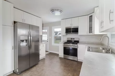 Kitchen - 1805 E Lincoln St, Bloomington, IL 61701 photo 2 of 3