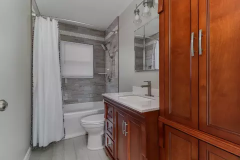 Bath - 1805 E Lincoln St, Bloomington, IL 61701 photo 1 of 1