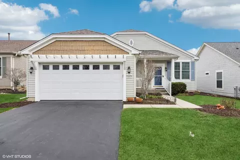 11820 Nottingham Dr, Huntley, IL 60142