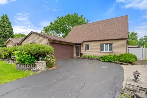 17475 Eastgate Dr, Country Club Hills, IL 60478