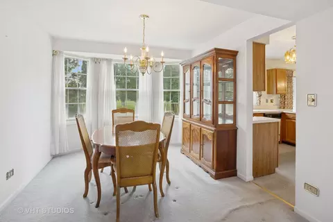 695 W Paddock Dr, Wheeling, IL 60090 photo 7