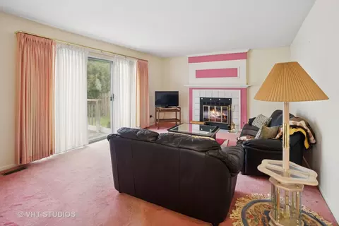 695 W Paddock Dr, Wheeling, IL 60090 photo 8