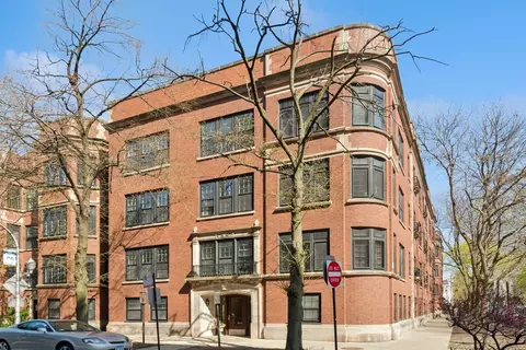 510 W Surf St #2, Chicago, IL 60657