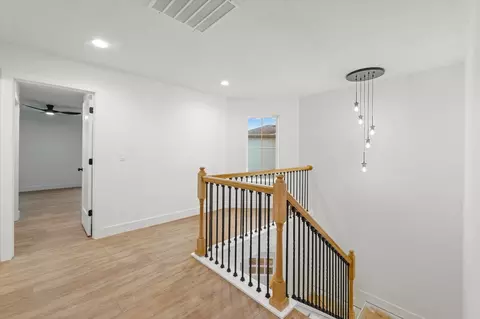 Entry Way - 3712 Lighthouse Pointe Pt, Champaign, IL 61822 photo 2 of 8