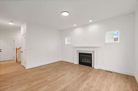 Living - 3712 Lighthouse Pointe Pt, Champaign, IL 61822 photo 2 of 4