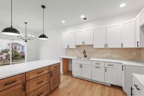 Kitchen - 3712 Lighthouse Pointe Pt, Champaign, IL 61822 photo 2 of 3