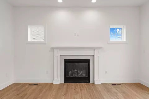 Living - 3712 Lighthouse Pointe Pt, Champaign, IL 61822 photo 4 of 4