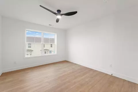 Bedroom - 3712 Lighthouse Pointe Pt, Champaign, IL 61822 photo 6 of 9
