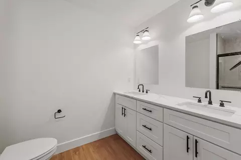 Bath - 3712 Lighthouse Pointe Pt, Champaign, IL 61822 photo 3 of 4