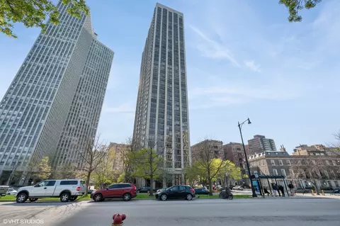 2650 N Lakeview Ave #509, Chicago, IL 60614