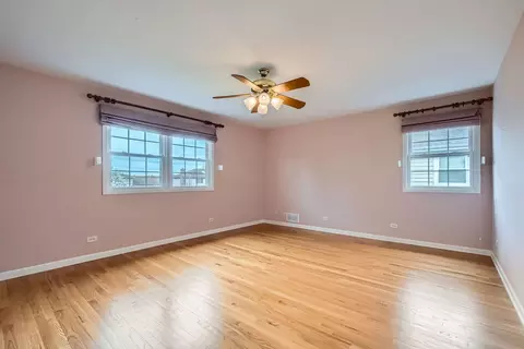 Bedroom - 1908 E Seneca Ln, Mount Prospect, IL 60056 photo 2 of 10