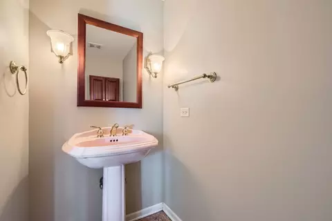 Bath - 1908 E Seneca Ln, Mount Prospect, IL 60056 photo 1 of 4