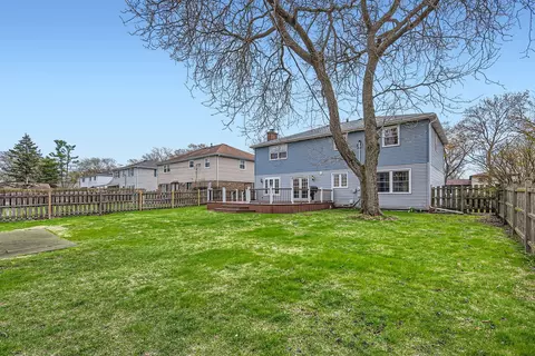 Exterior - 1908 E Seneca Ln, Mount Prospect, IL 60056 photo 4 of 6