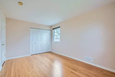Bedroom - 1908 E Seneca Ln, Mount Prospect, IL 60056 photo 8 of 10