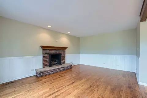 Living - 1908 E Seneca Ln, Mount Prospect, IL 60056 photo 8 of 9
