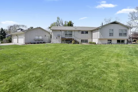1725 Robert Dr, Champaign, IL 61821