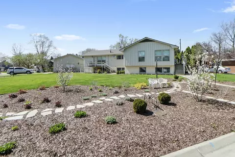 Exterior - 1725 Robert Dr, Champaign, IL 61821 photo 2 of 4