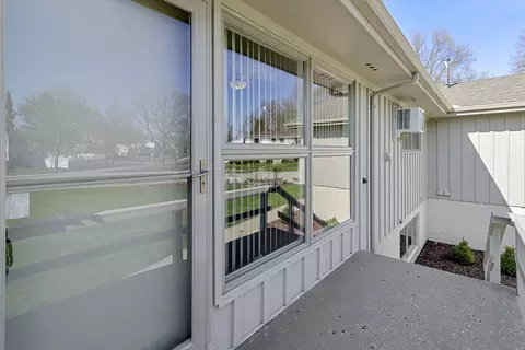Exterior - 1725 Robert Dr, Champaign, IL 61821 photo 4 of 4