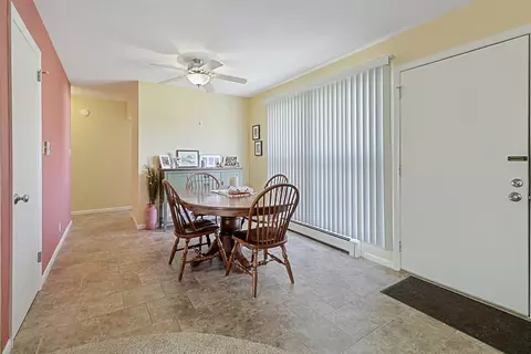 Dining - 1725 Robert Dr, Champaign, IL 61821 photo 1 of 2