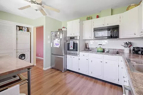 Kitchen - 1725 Robert Dr, Champaign, IL 61821 photo 2 of 3