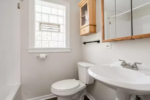 Bath - 3249 Maple Ave, Berwyn, IL 60402 photo 2 of 2