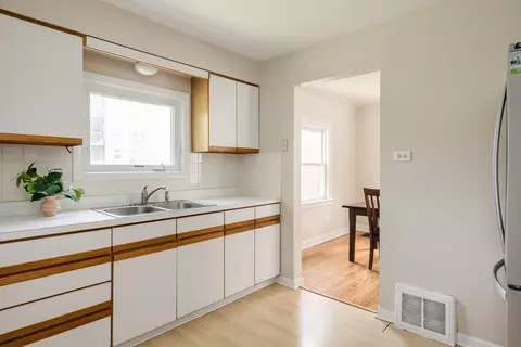 Kitchen - 3249 Maple Ave, Berwyn, IL 60402 photo 3 of 3