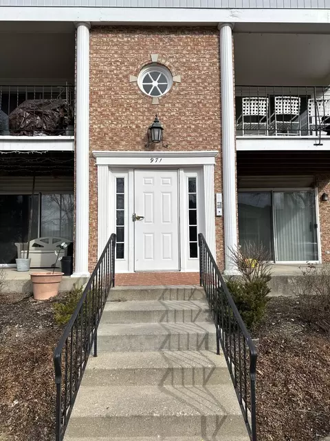 971 Golf Course Rd #6, Crystal Lake, IL 60014