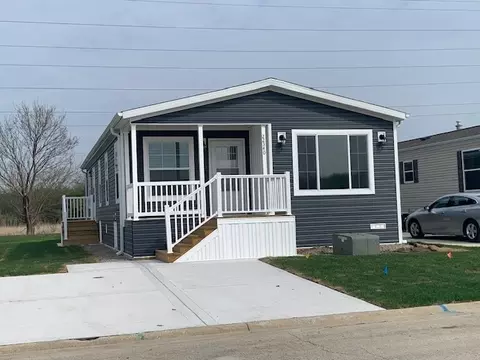 22340 S Cedar Dr, Channahon, IL 60410