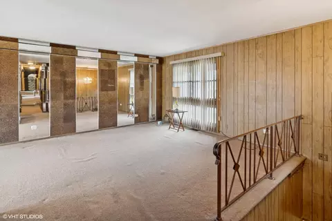 Living - 1096 Valley Stream Dr, Wheeling, IL 60090 photo 1 of 4