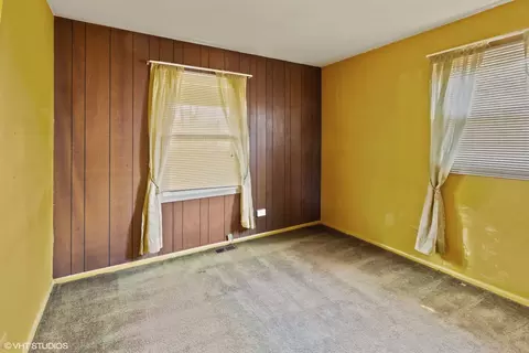 Bedroom - 1096 Valley Stream Dr, Wheeling, IL 60090 photo 6 of 6