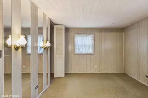 Bedroom - 1096 Valley Stream Dr, Wheeling, IL 60090 photo 2 of 6
