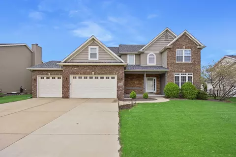 2706 Hayes Ln, Bloomington, IL 61704