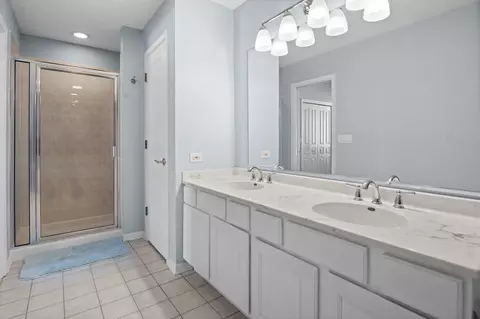 Bath - 971 1st St, Batavia, IL 60510 photo 3 of 5