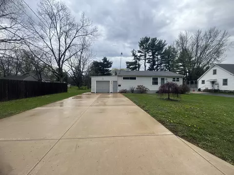 314 W Church St, Genoa, IL 60135
