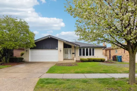 4116 W 93rd Pl, Oak Lawn, IL 60453
