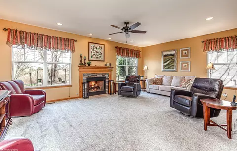 Living - 12941 Grande Poplar Cir, Plainfield, IL 60585 photo 2 of 3