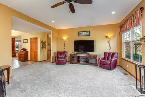 Living - 12941 Grande Poplar Cir, Plainfield, IL 60585 photo 3 of 3