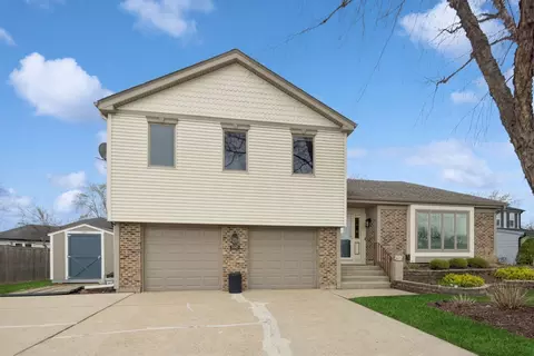 1445 Jasper Dr, Wheaton, IL 60189